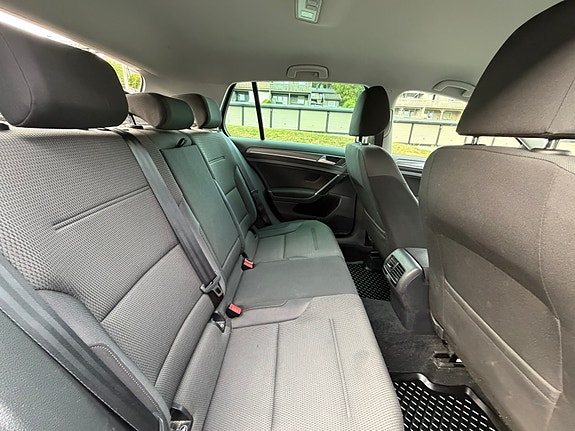 Volkswagen e-Golf VII 19 of 19