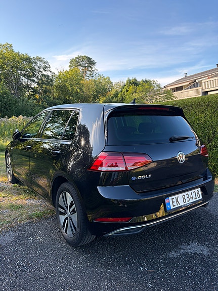 Volkswagen e-Golf VII 11 of 19