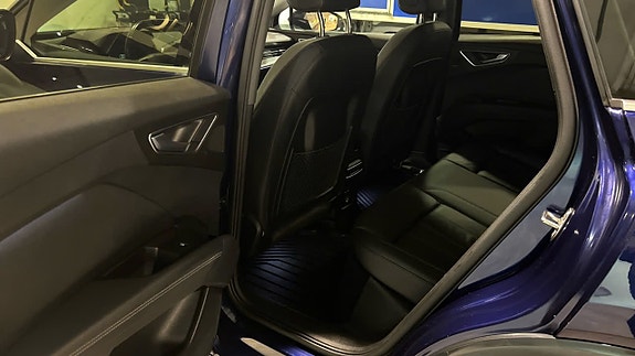 Audi Q4 e-tron 8 of 9