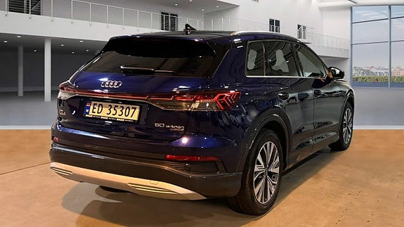 Audi Q4 e-tron 3 of 9