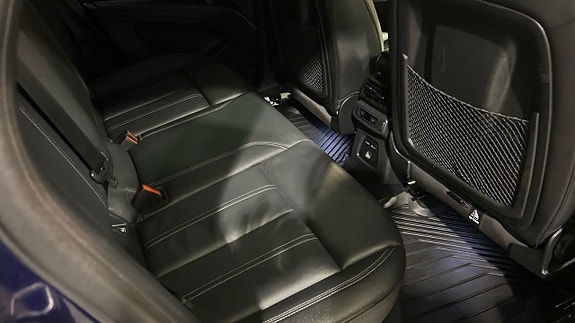 Audi Q4 e-tron 6 of 9