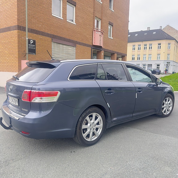 Toyota Avensis 6 of 19