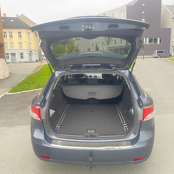 Toyota Avensis 9 of 19