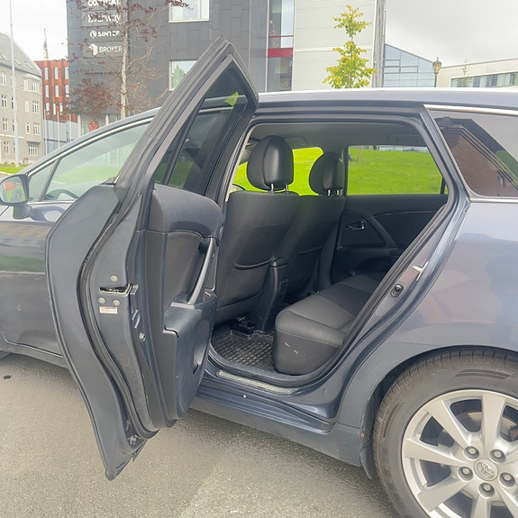Toyota Avensis 13 of 19