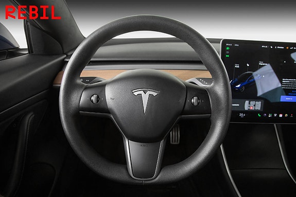 Tesla Model 3 11 of 26