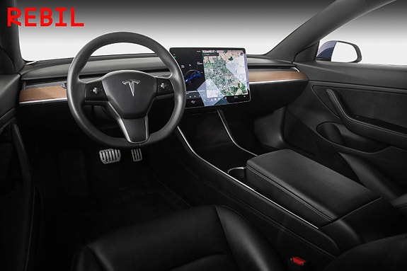 Tesla Model 3 8 of 26