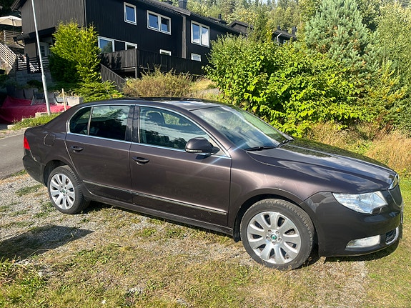 Skoda Superb 2 of 19