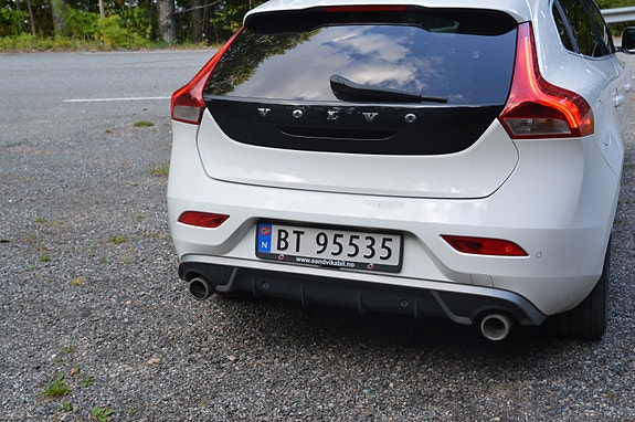 Volvo V40 6 of 22