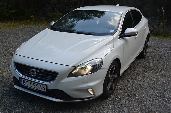 Volvo V40 13 of 22