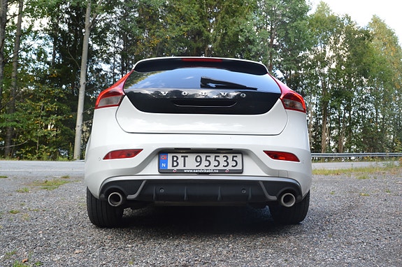 Volvo V40 15 of 22