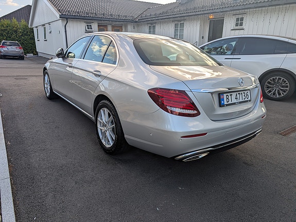 Mercedes-Benz E200 27 of 28