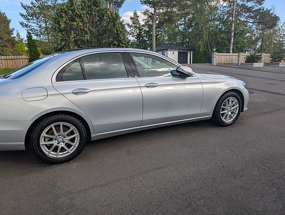 Mercedes-Benz E200 12 of 28