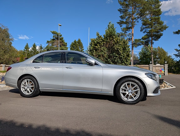 Mercedes-Benz E200 15 of 28
