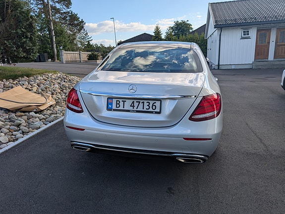 Mercedes-Benz E200 28 of 28