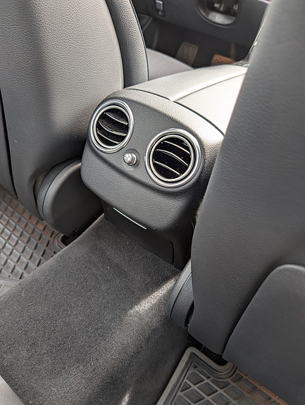 Mercedes-Benz E200 6 of 28