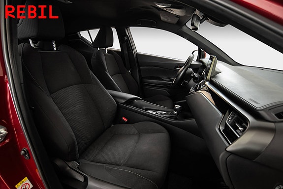 Toyota C-HR 19 of 22