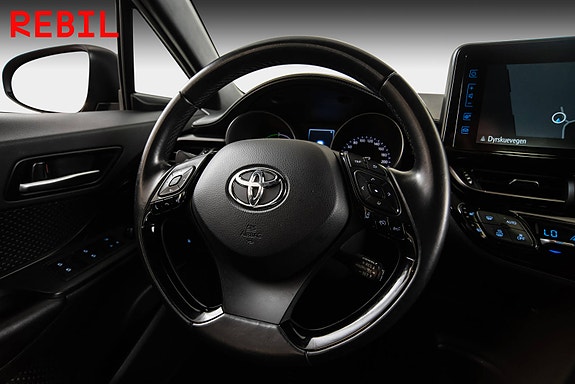 Toyota C-HR 12 of 22