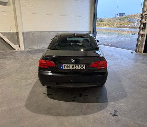 BMW 320d 6 of 12