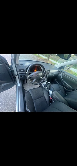Toyota Avensis 6 of 10