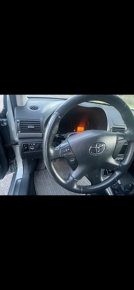 Toyota Avensis 5 of 10