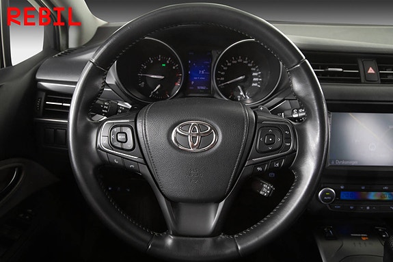 Toyota Avensis 12 of 25