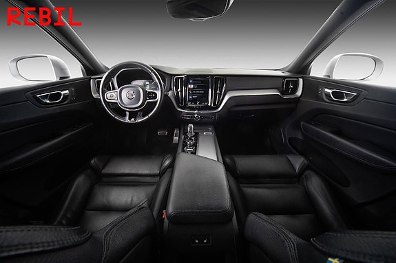 Volvo XC60 11 of 30