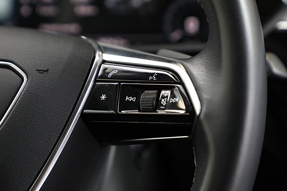 Audi Q8 e-tron 18 of 30