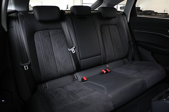 Audi Q8 e-tron 22 of 30