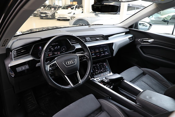 Audi Q8 e-tron 23 of 30