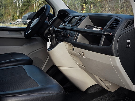 Volkswagen Transporter 25 of 30