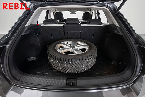 Volkswagen T-Roc 21 of 25