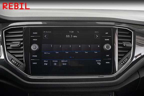 Volkswagen T-Roc 18 of 25