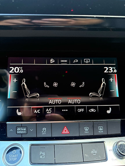Audi e-tron 26 of 30
