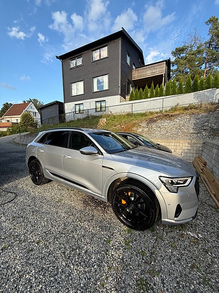 Audi e-tron 11 of 30