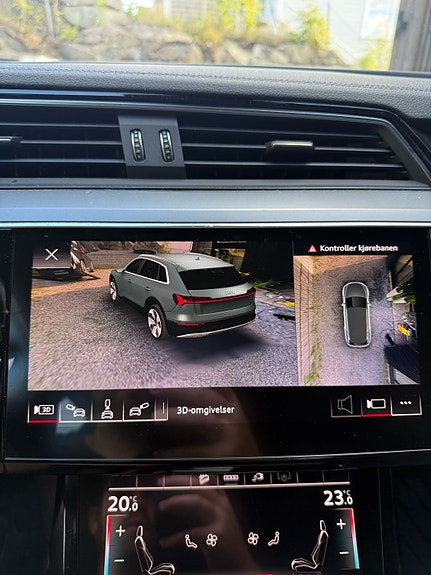 Audi e-tron 27 of 30