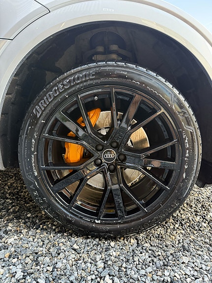 Audi e-tron 9 of 30