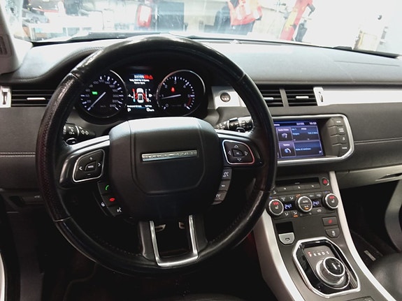 Land Rover Range Rover Evoque 12 of 19