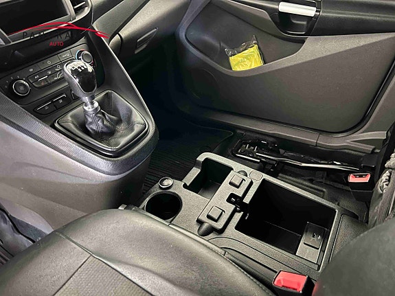 Ford Transit Connect 12 of 24