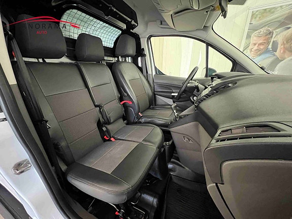 Ford Transit Connect 17 of 24