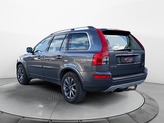 Volvo XC90 3 of 20