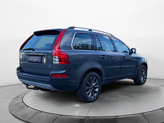 Volvo XC90 5 of 20