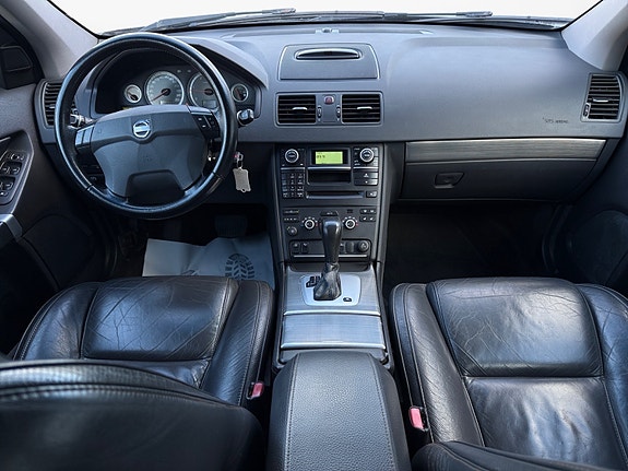 Volvo XC90 12 of 20