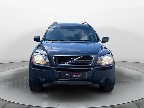 Volvo XC90 8 of 20