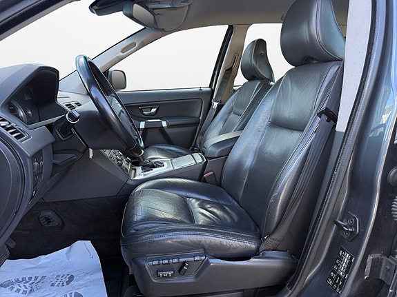Volvo XC90 11 of 20