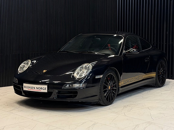 Porsche 911 Carrera 4S 3 of 30