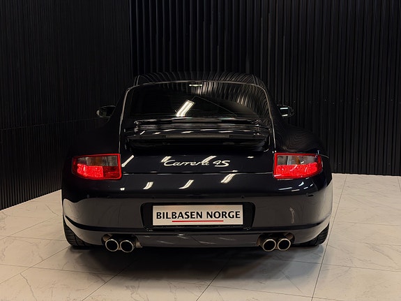 Porsche 911 Carrera 4S 11 of 30