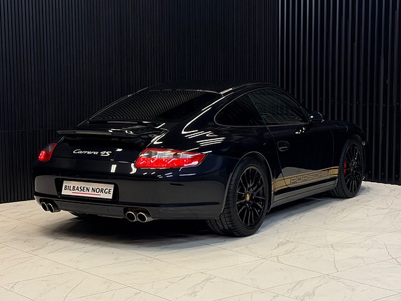Porsche 911 Carrera 4S 12 of 30