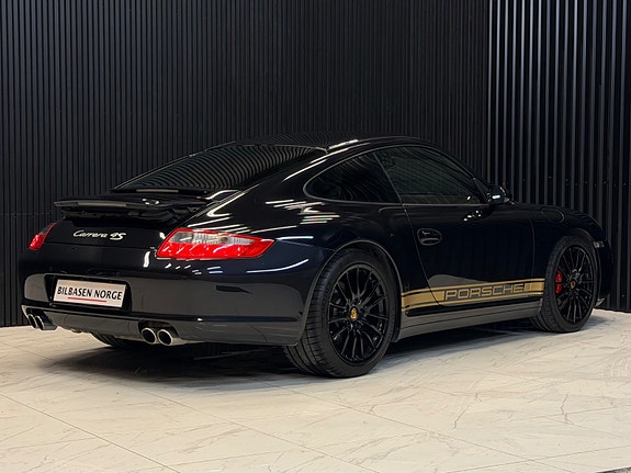 Porsche 911 Carrera 4S 13 of 30