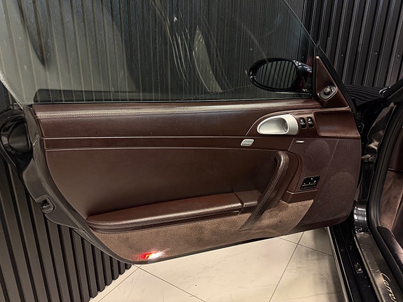 Porsche 911 Carrera 4S 18 of 30