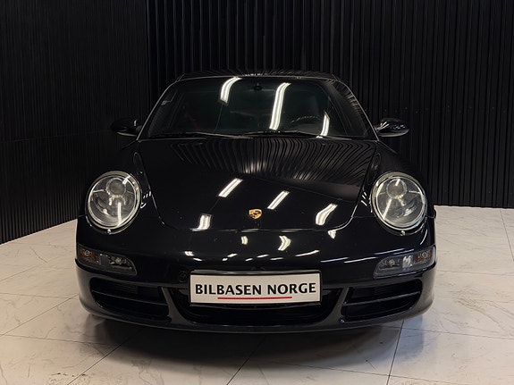 Porsche 911 Carrera 4S 2 of 30